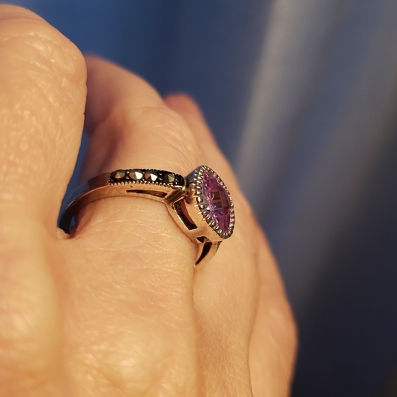 Sterling 925 Silver amethyst and marcasite ring - Picture 4 of 5
